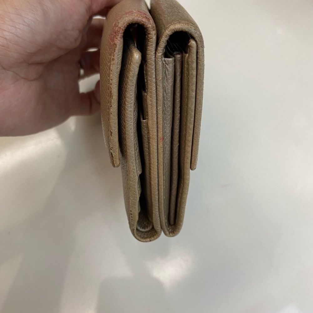Chanel Coco Button Wallet. - Picture 3 of 13